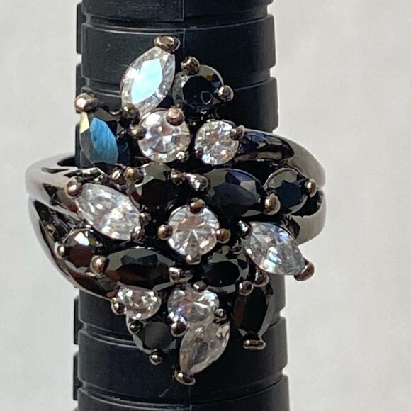 Gun Metal Ring With Balck Clear Round And Marquise Bouquet of Stones - Picture 10 of 10